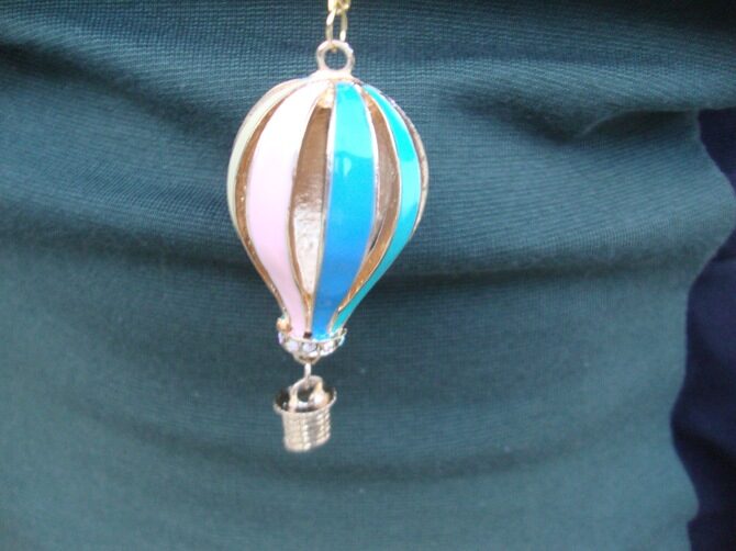 hot air balloon necklace spark