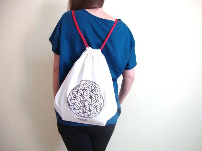 3 Ptice red drawstring backpack flower of life